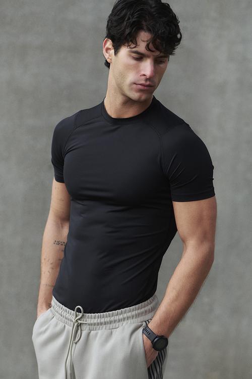 Compression fit sports T-shirt with drymove™ - black