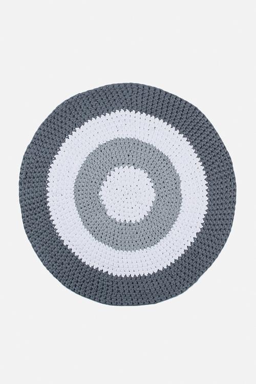 Gradient yarn rug