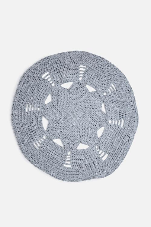 Star doily rug