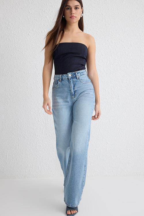 High Waist Wide Leg Jeans - Light Blue