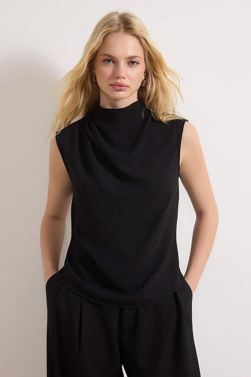 Woven Crepe Blouse - Black