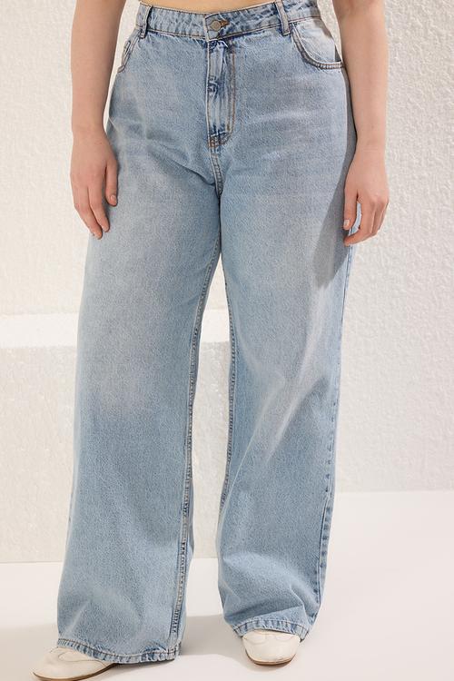 Plus High Waist Wide Leg Comfort/Medium Stretch Wide Leg Jeans - Light