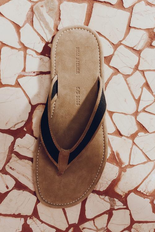 Suede flip-flops - beige/black