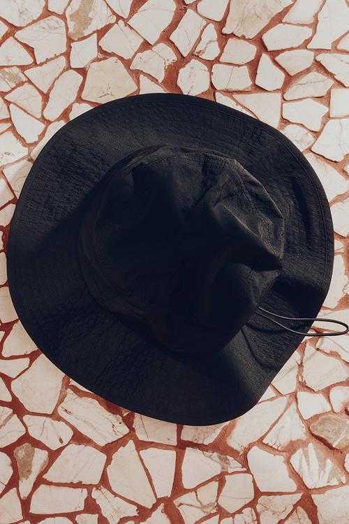 H&M Atelier: Bucket hat - black