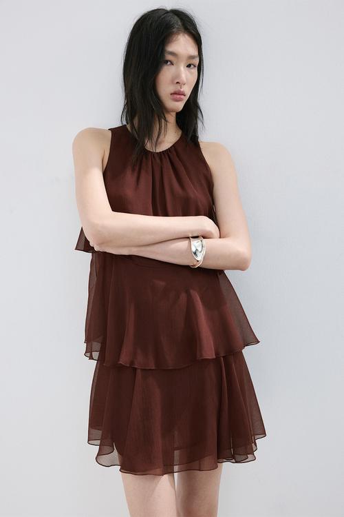 Dress cake - dark brown