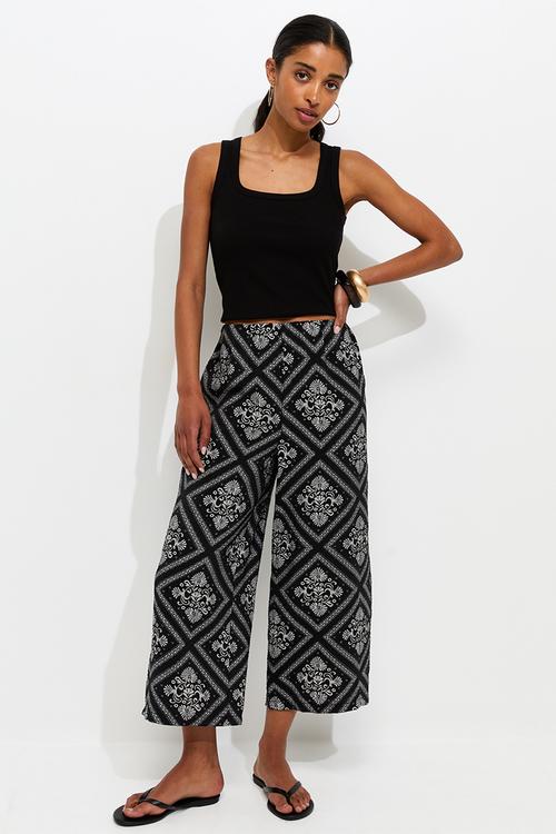 Lottie tile honor crop - black