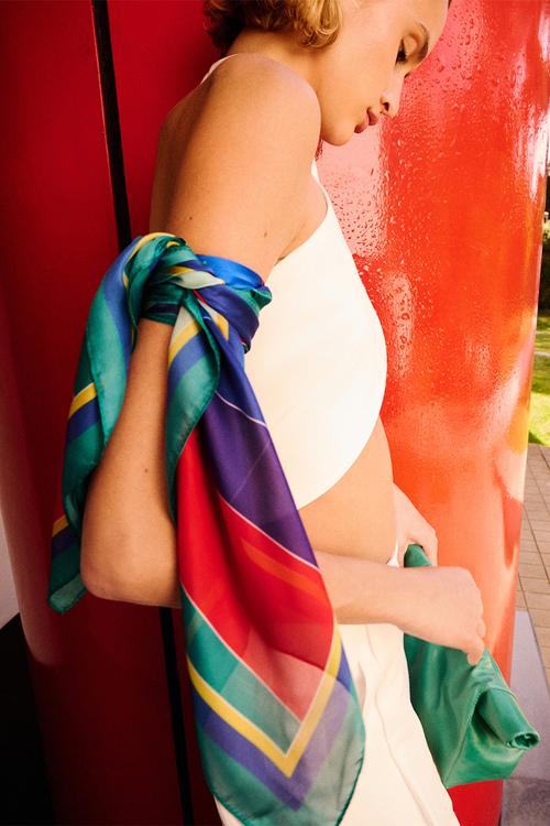 Manises Kerchief - Red