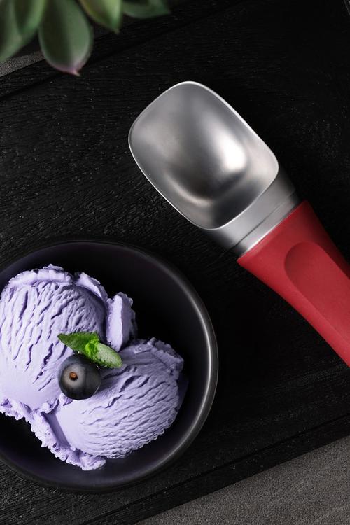 Zyliss Ice Cream Scoop - Raspberry
