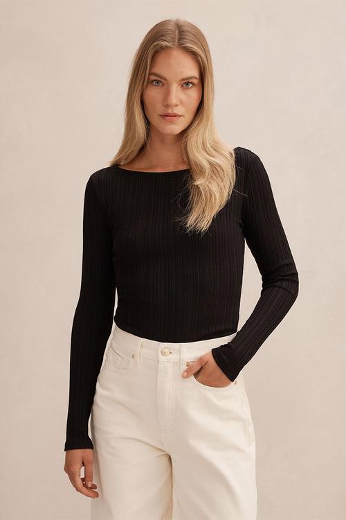 Minka rib boat neck top in black