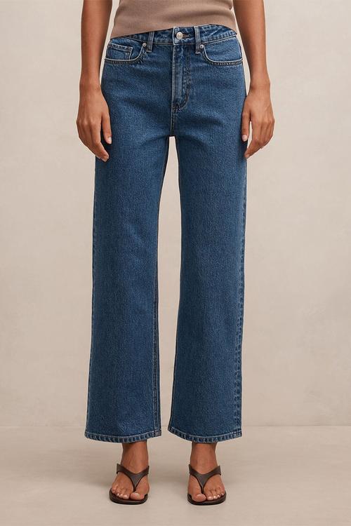 Nicki Mid-Rise Straight Jeans in Mid Wash