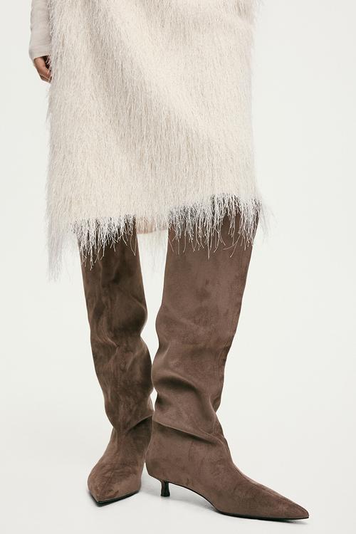 Kitten-heeled boots - beige