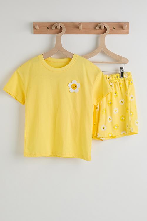 Cartoon daisy applique tee with aop shorts - yellow