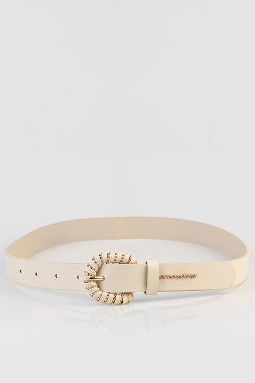 Fashion detailed - cream