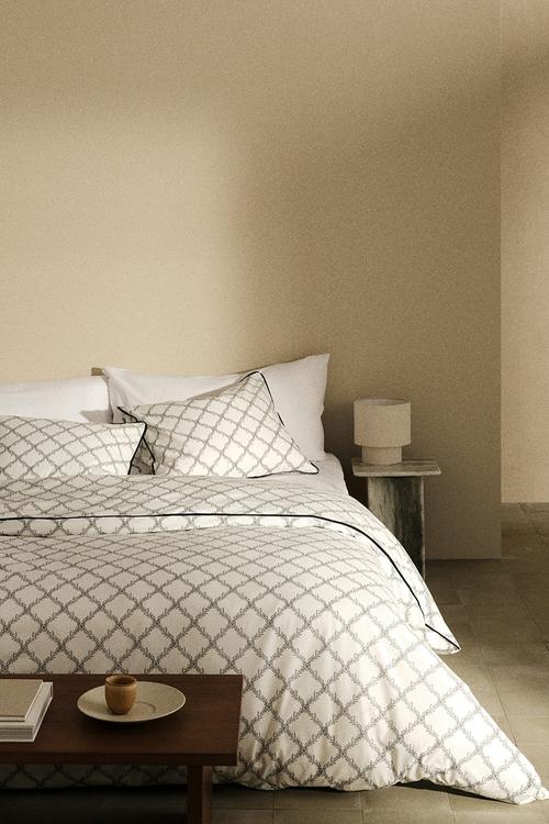 Cotton double/king duvet cover set - white/checked
