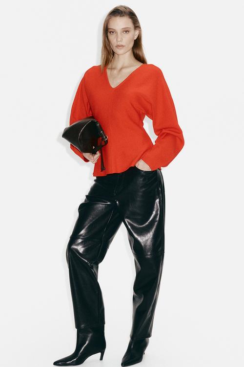 Knitted v-neck top - bright red