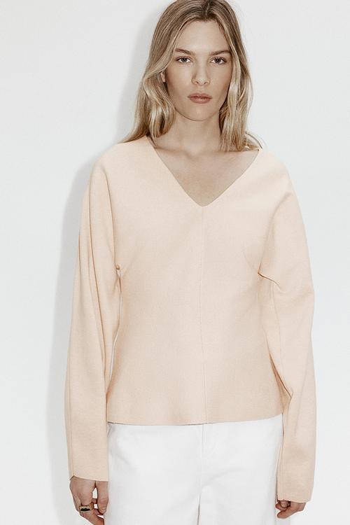 Knitted v-neck top - light beige