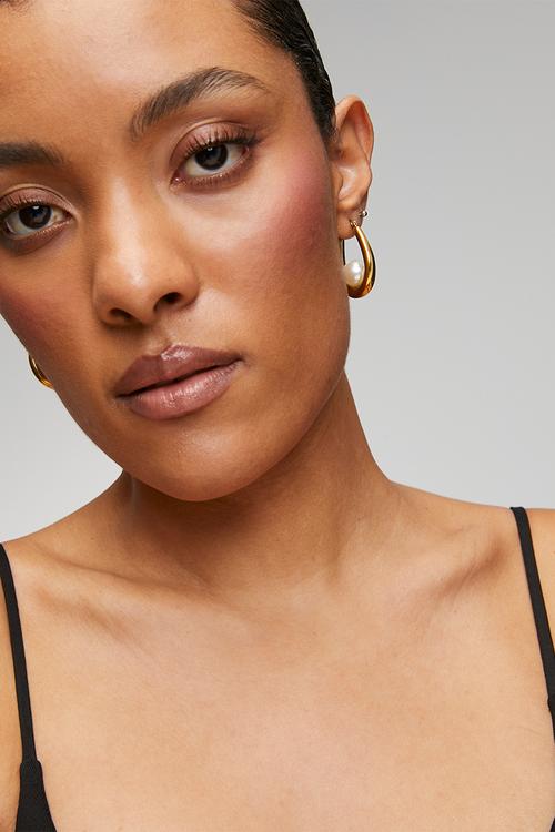 Elegant pearl and hoop earrings  - gold