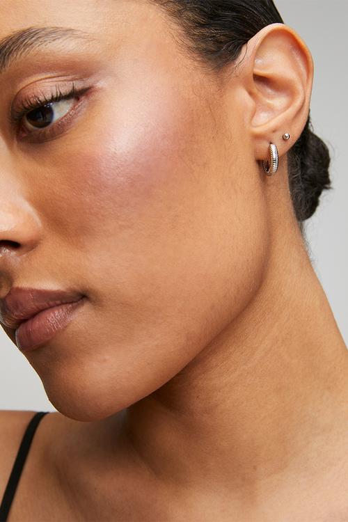 Ribbed hoop earrings  - silver