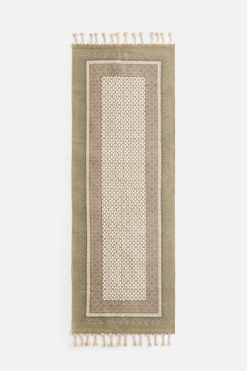 Fringed cotton runner rug - olive green/patterned