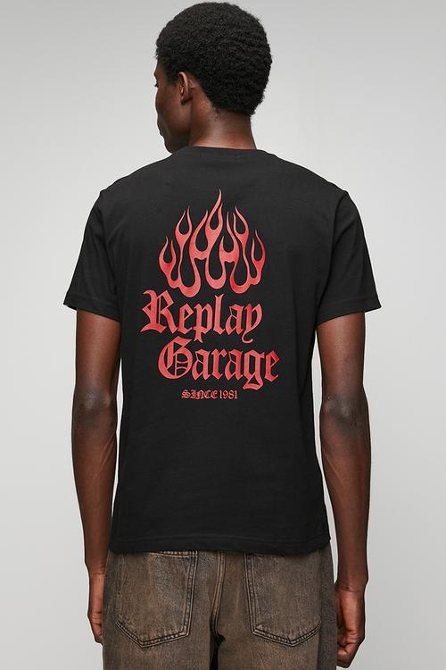 T-shirt with lettering - black