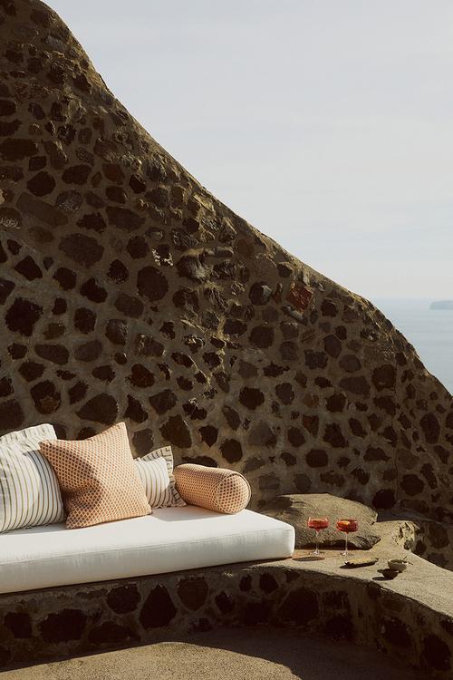 Outdoor cushion cover - orange/patterned
