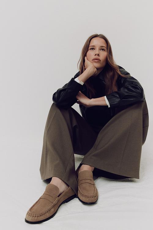 Loafers - dark beige