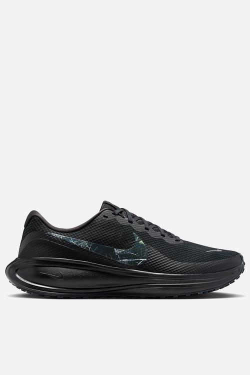 Nike Revolution 8