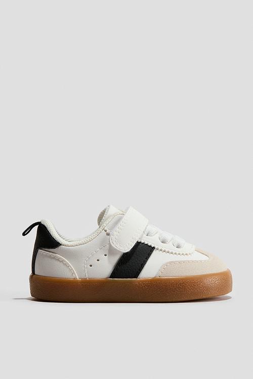 Trainers - white