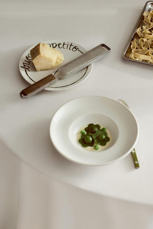 Text-motif porcelain medium plate - white/buon appetito