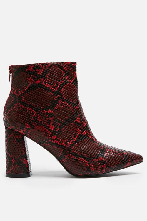 Snake boot