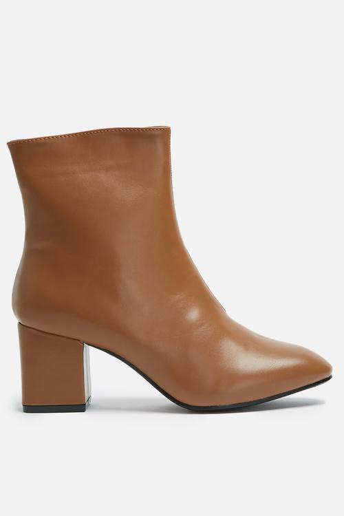 Heeled zip boot