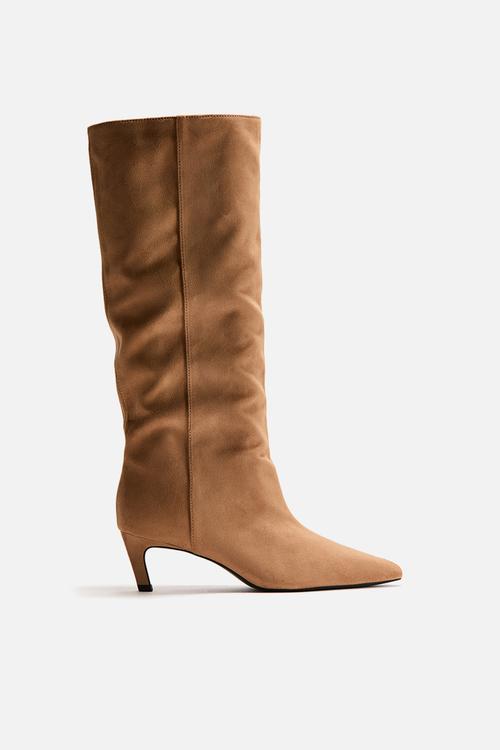 Pointed boots - beige