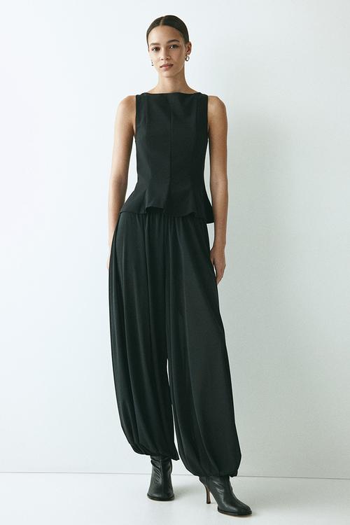 Tailored peplum top - black