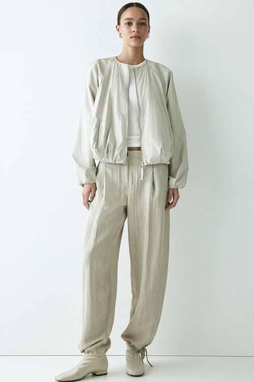 Crinkled barrel-leg trousers - light beige