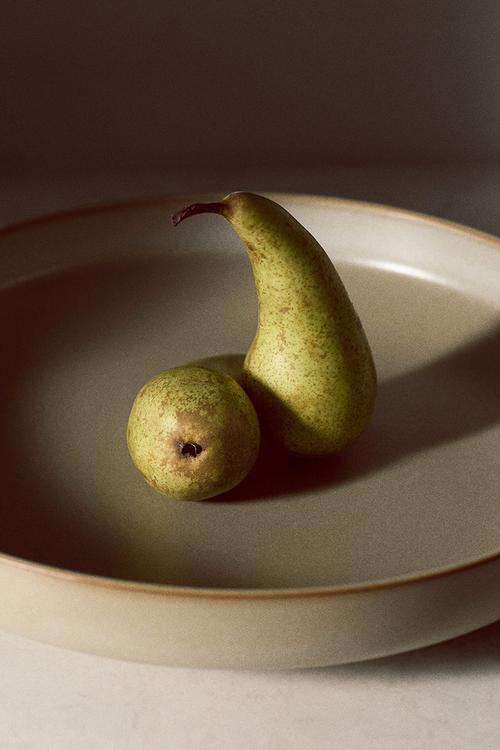 Reactive-glaze stoneware serving bowl - beige