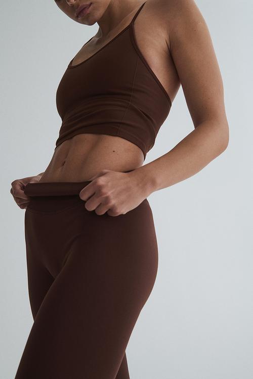 Seamless sports top with drymove - brown
