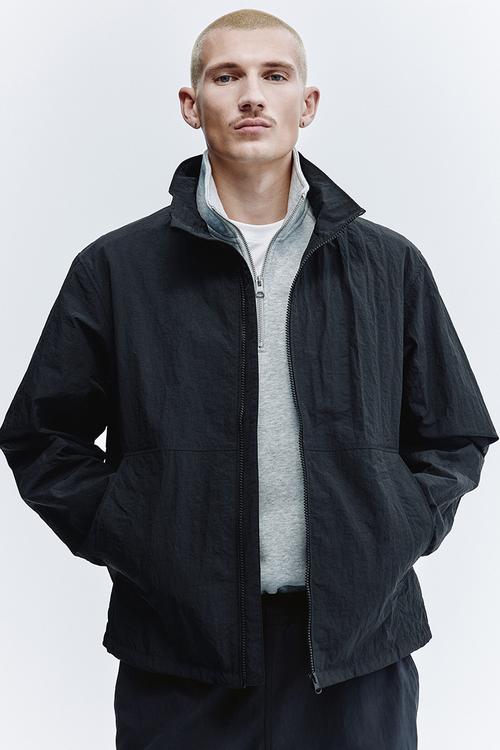 Water-repellent windbreaker - black