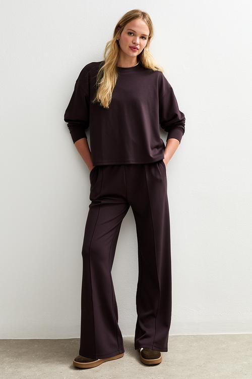 Premium wide leg jogger - dark burgundy