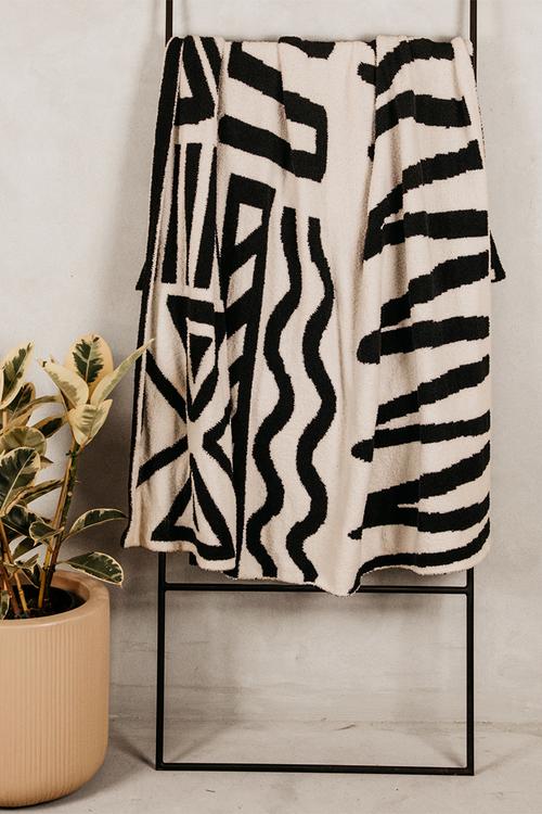 150X180 Cosy Geo Black And White Throw