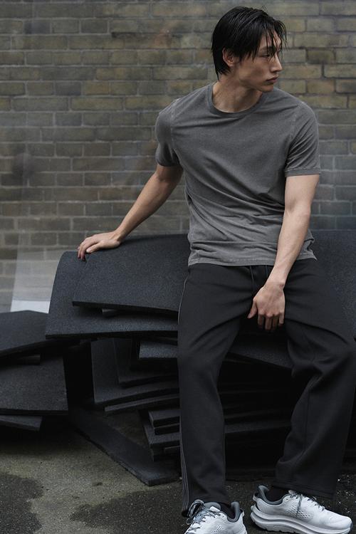Running t-shirt with drymove. - dark grey