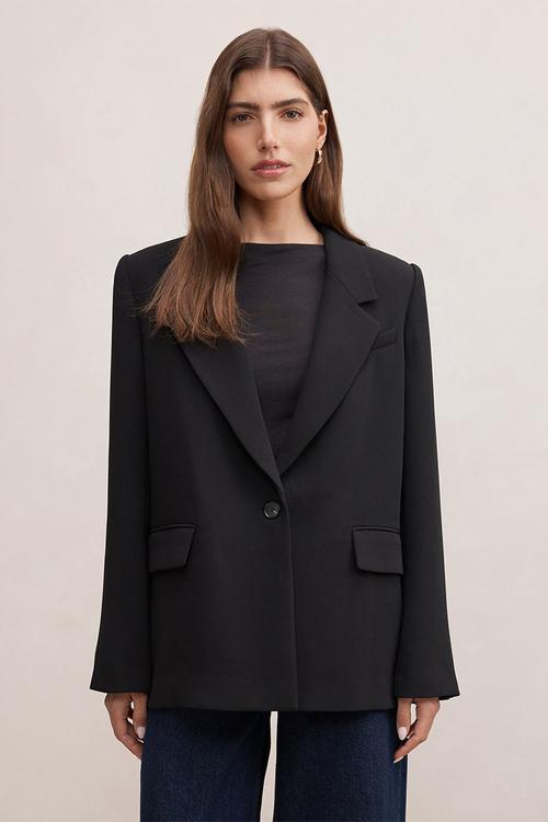 Demi single breasted blazer in black