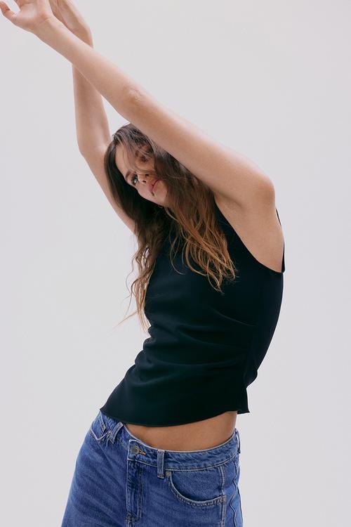 Asymmetric top - black