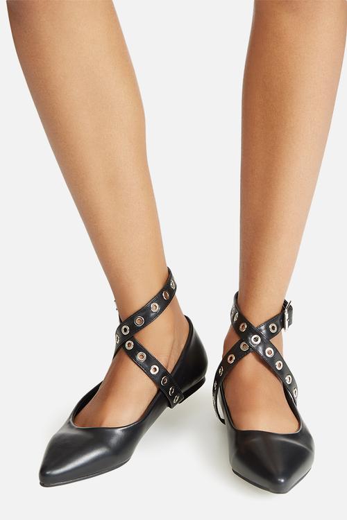 Studded flat