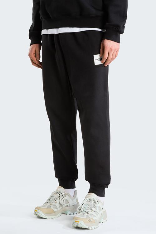 M EVO BOX HALF DOME REGULAR TAPERED JOGG - TNF BLACK