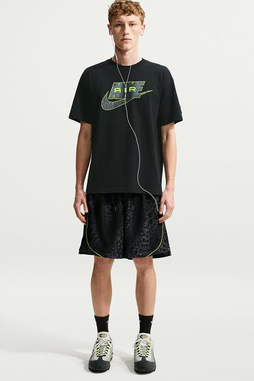 NSW  "Nike Air" Graphic Print Tee - Black