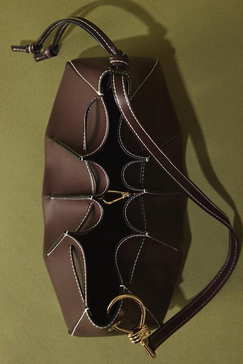 Pleated shoulder bag - dark burgundy