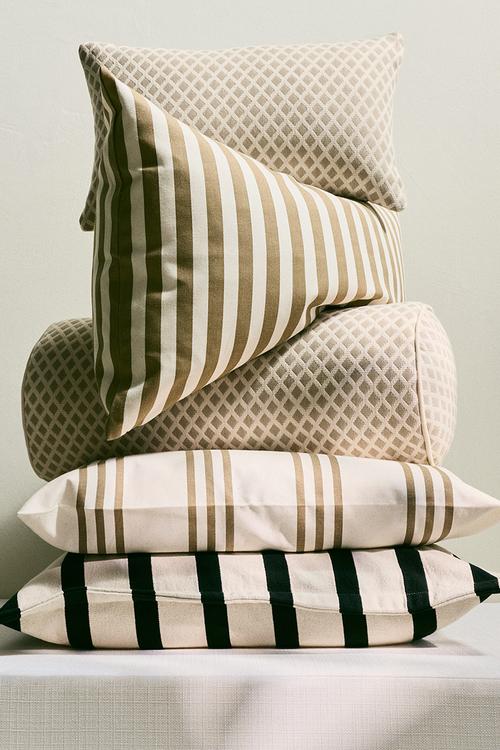 Jacquard-weave outdoor cushion - light beige/patterned