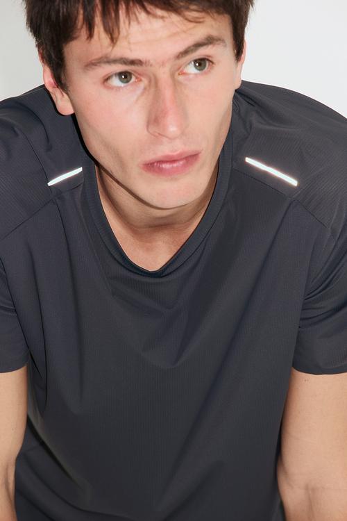 Lightweight cooling running t-shirt  - dark grey