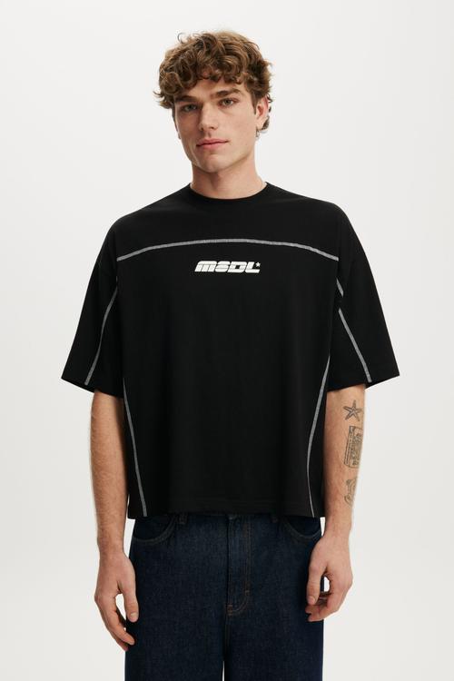 Cropped Fit Graphic T-shirt - Washed Black/Service