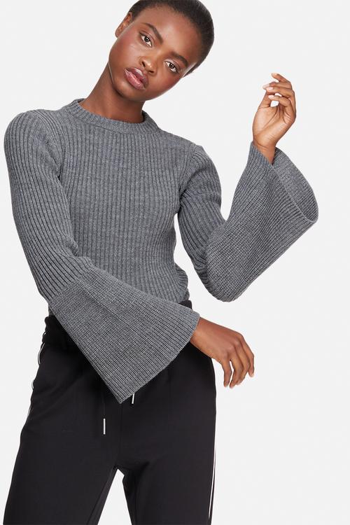 Fluted sleeve knit